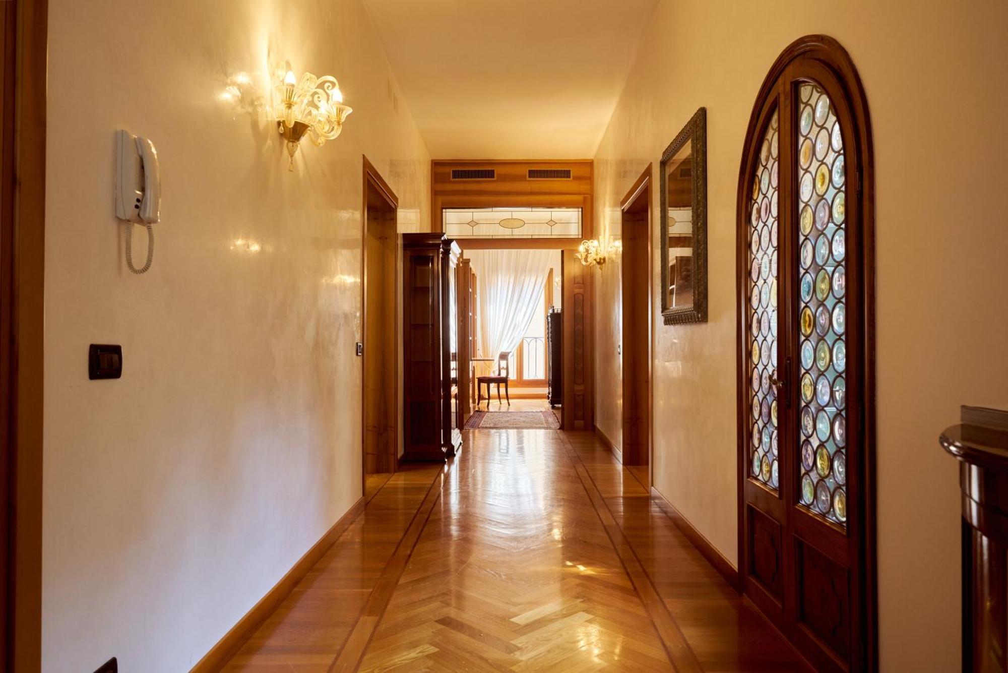 Nama Boutique Residence Veneţia Exterior foto